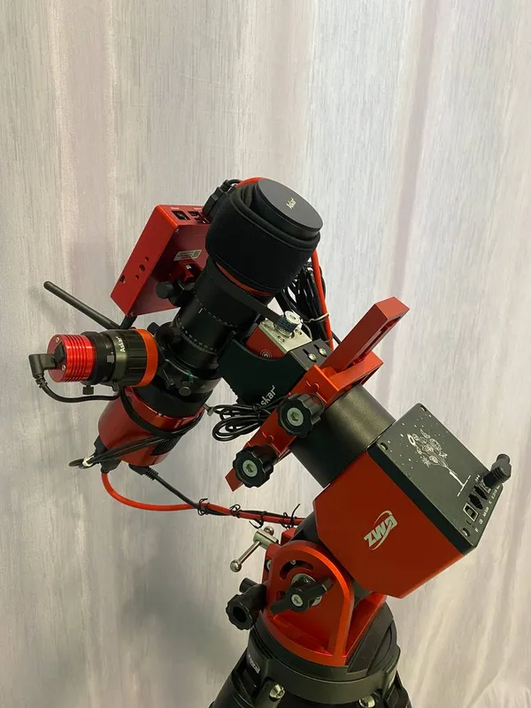 Now: an Askar refractor on the AM3, ASI533MC Pro, ASIAIR and an off-axis guider; for some targets I swap in the 150/750 Newtonian